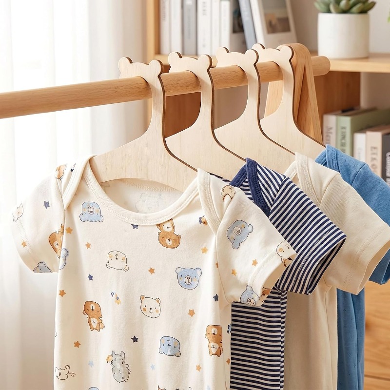 Porte-vêtements pour bébé en b - Baby Nursery Girl avis et prix